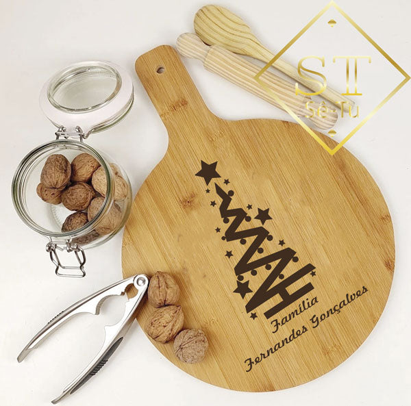 Tábua de Corte em Bambu Árvore de Natal nome família personalizado - Sê-Tu